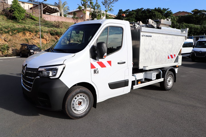 RENAULT TRUCKS MASTER RED BOM